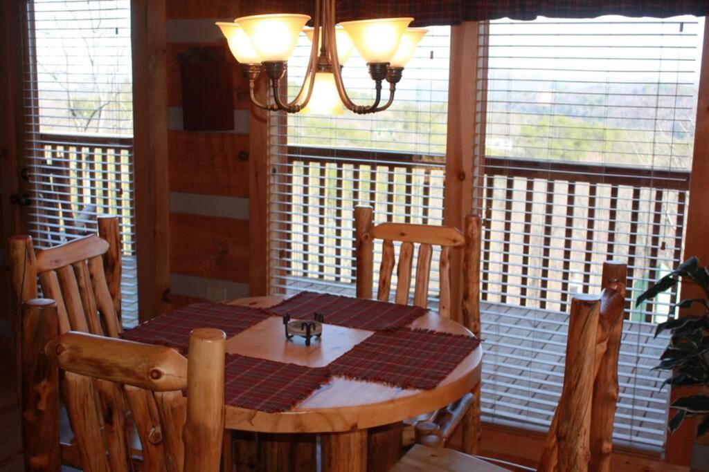 View! Private! Hot Tub,Pool Table,Fireplace,Relax! Sevierville Luaran gambar