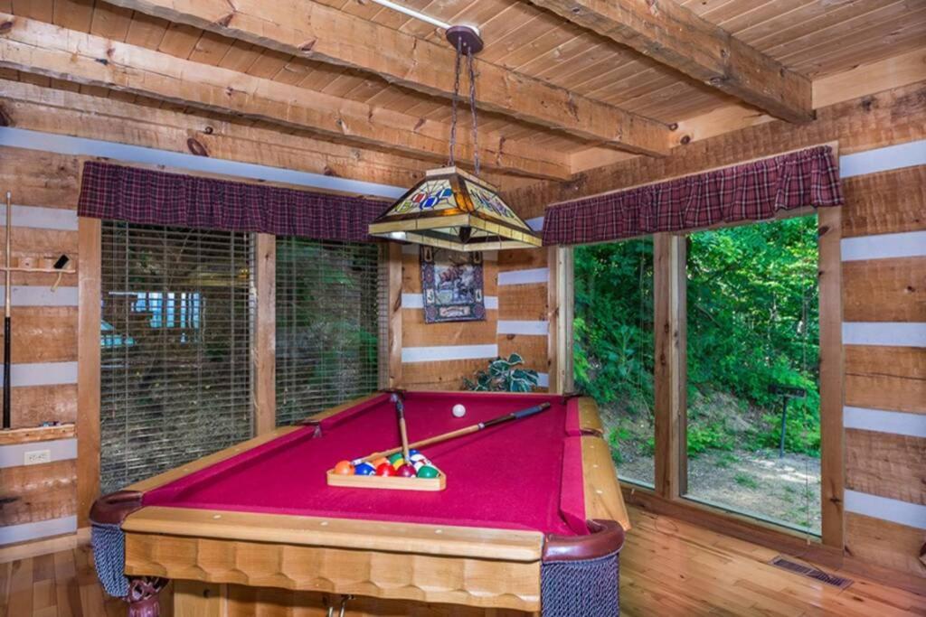 View! Private! Hot Tub,Pool Table,Fireplace,Relax! Sevierville Luaran gambar