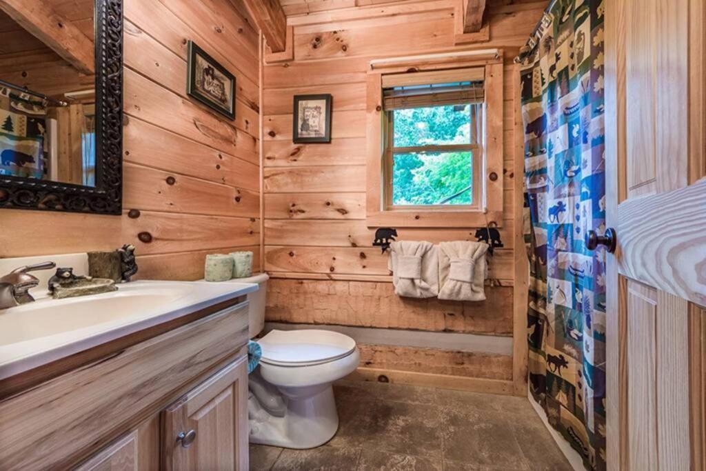 View! Private! Hot Tub,Pool Table,Fireplace,Relax! Sevierville Luaran gambar